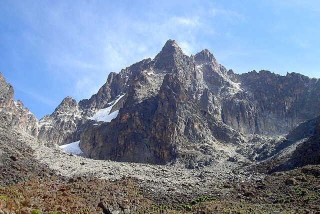 Batian_Nelion_and_pt_Slade_in_the_foreground_Mt_Kenya